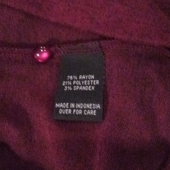 NWT Gorgeous top with long bell sleeve - Picture 6 of 8